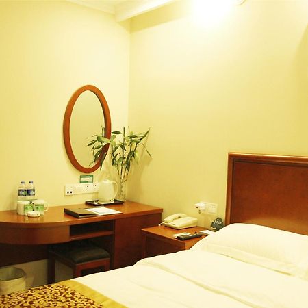 Greentree Inn Zhejiang Jiaxing West Zhongshan Road Vintage Car Building Express Hotel Buitenkant foto
