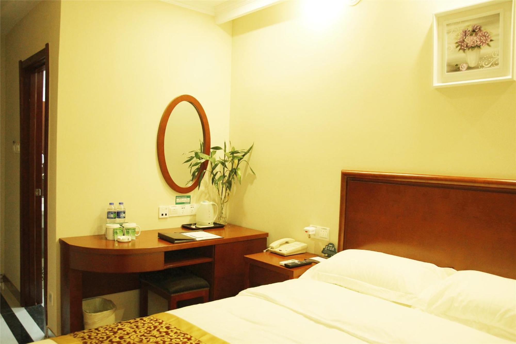 Greentree Inn Zhejiang Jiaxing West Zhongshan Road Vintage Car Building Express Hotel Buitenkant foto