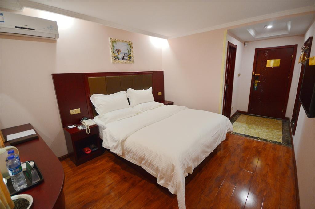 Greentree Inn Zhejiang Jiaxing West Zhongshan Road Vintage Car Building Express Hotel Buitenkant foto